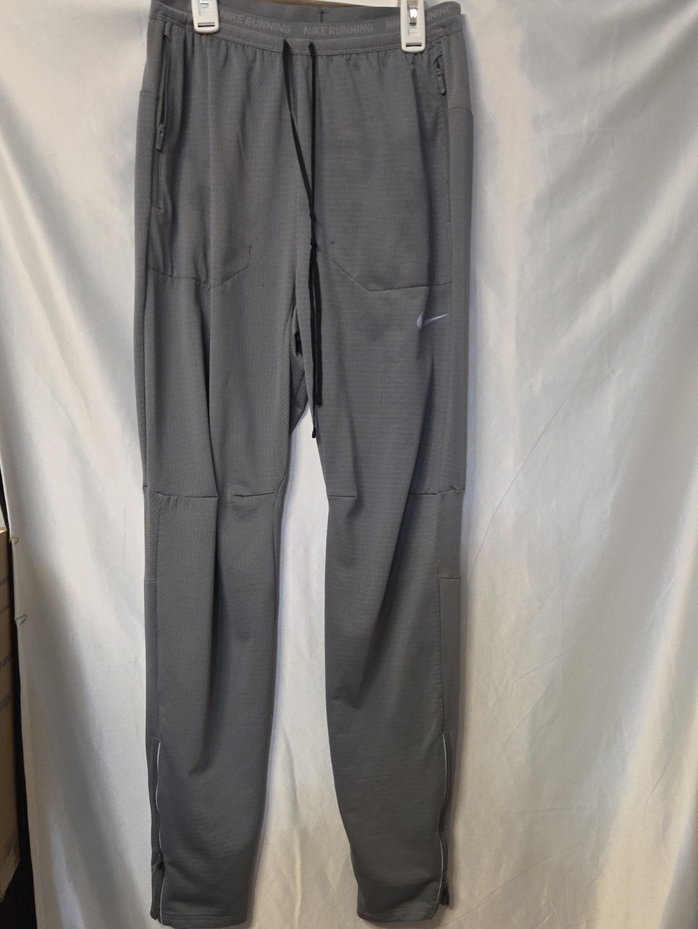 Nike Men’s Gray Tech Training Joggers Size Small [1643]